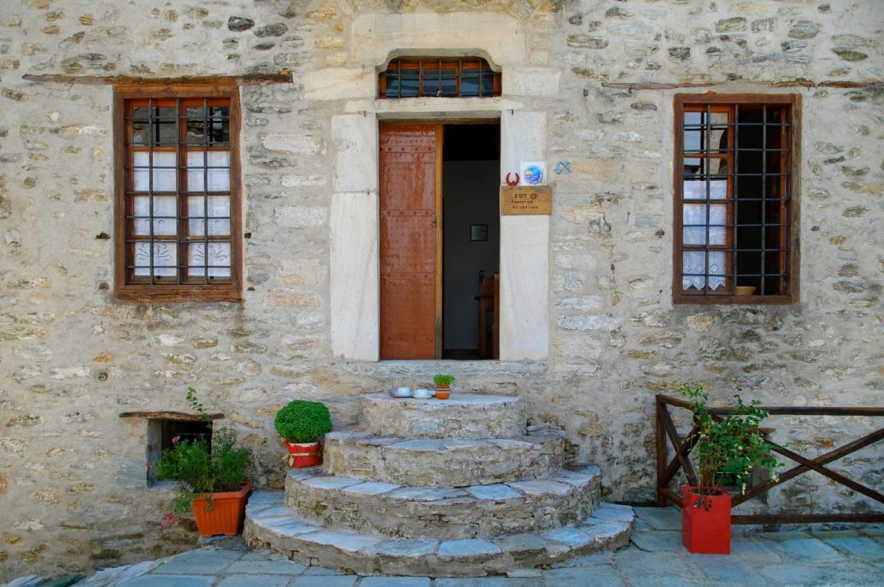 Alatinos Hotel Pinakátai Exterior photo